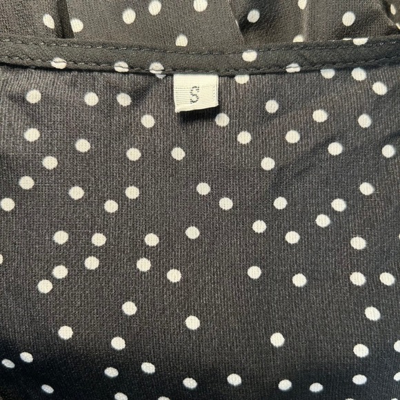 NWOT Black Polka Dot Ruffle Dress Small Short Sleeve Tiered Hem V Neck Flowy Fit - Picture 5 of 7
